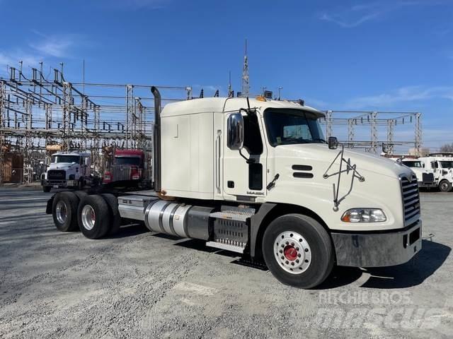 Mack CXU613 曳引機組件
