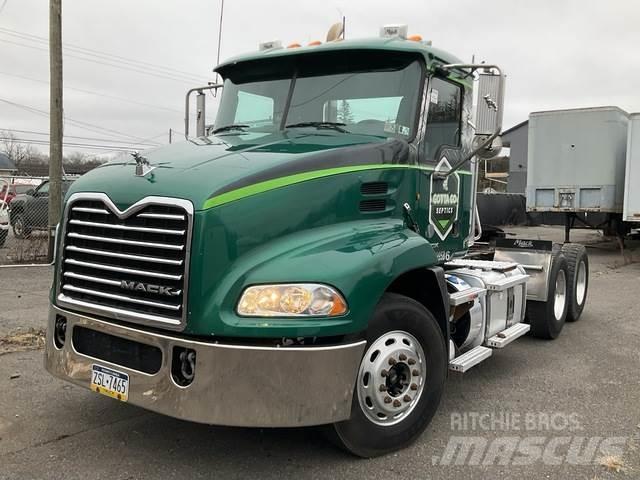 Mack CXU613 曳引機組件