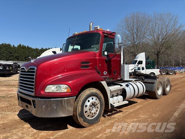 Mack CXU613 曳引機組件