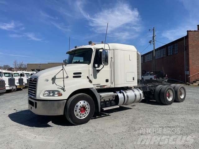 Mack CXU613 曳引機組件