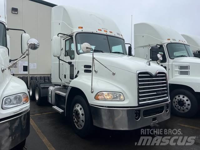 Mack CXU613 曳引機組件
