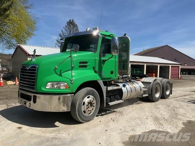 Mack CXU613 曳引機組件