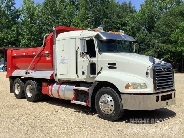Mack CXU613 傾卸式卡車
