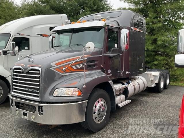 Mack CXU613 曳引機組件