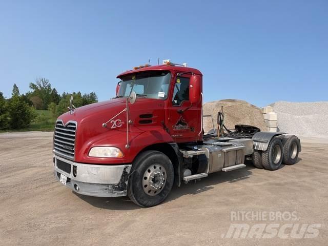 Mack CXU613 曳引機組件