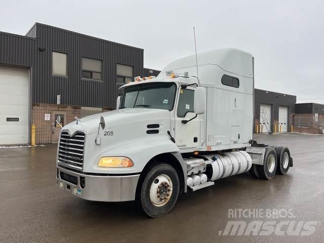 Mack CXU613 曳引機組件