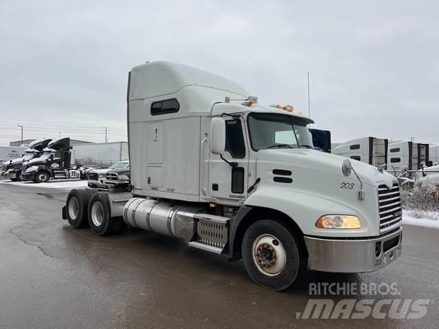 Mack CXU613 曳引機組件