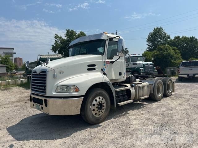 Mack CXU613 曳引機組件