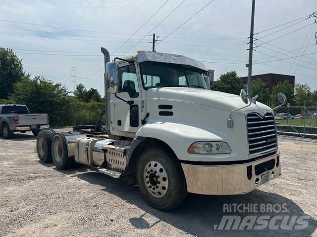 Mack CXU613 曳引機組件