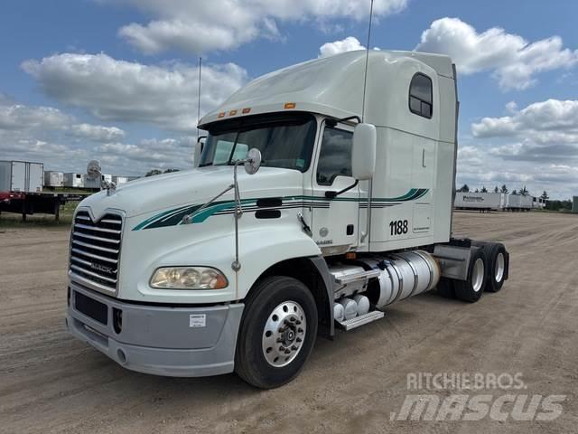 Mack CXU613 曳引機組件