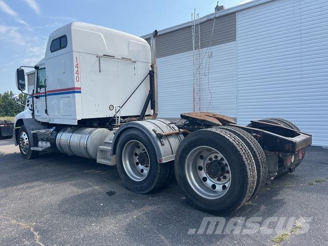 Mack CXU613 曳引機組件
