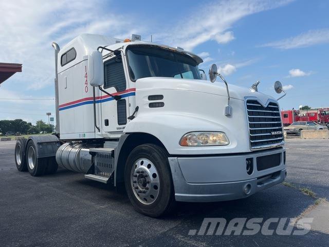 Mack CXU613 曳引機組件
