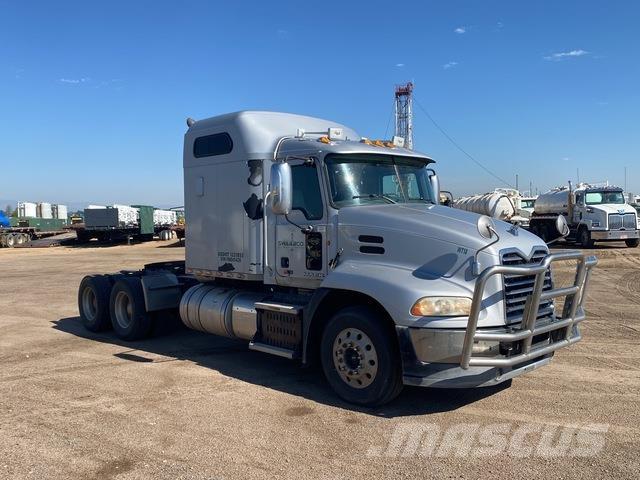Mack CXU613 曳引機組件