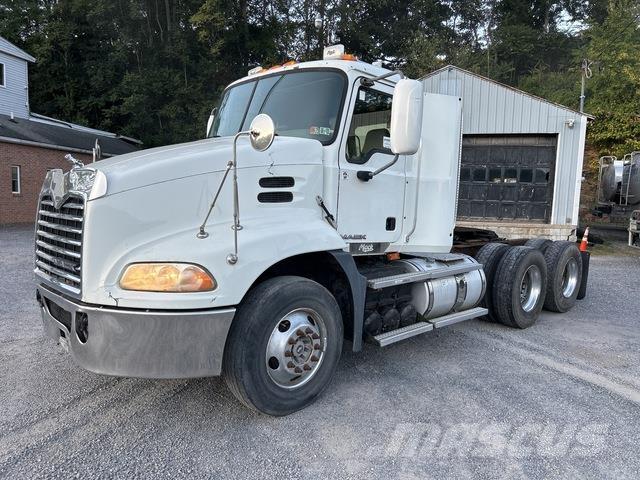 Mack CXU613 曳引機組件