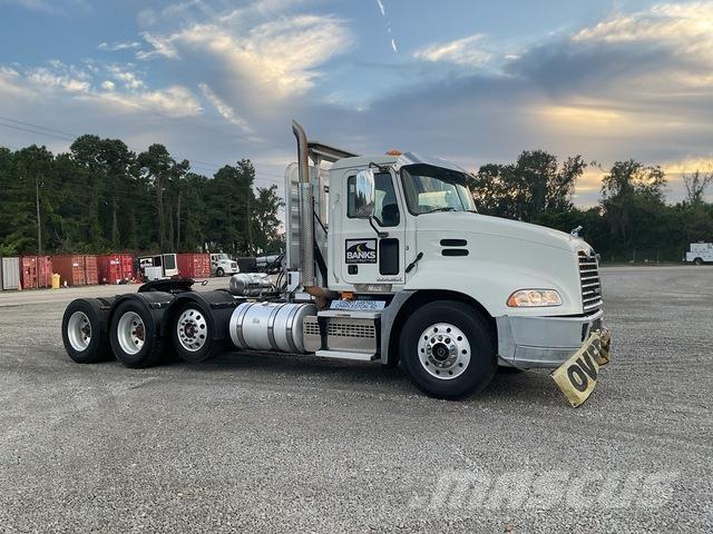 Mack CXU613 曳引機組件