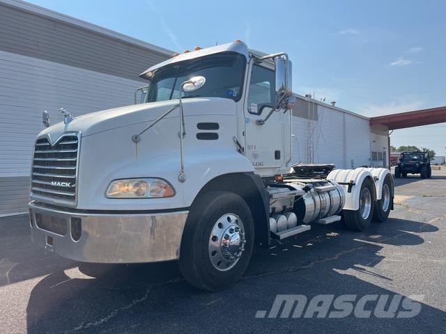 Mack CXU613 曳引機組件