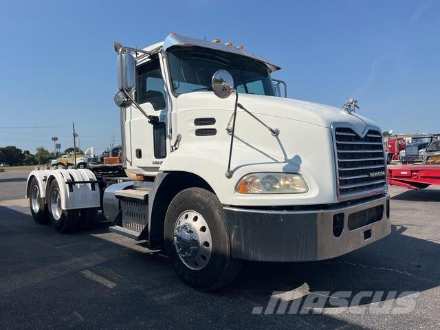 Mack CXU613 曳引機組件