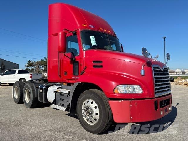 Mack CXU613 曳引機組件