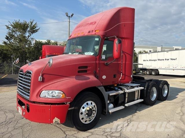 Mack CXU613 曳引機組件