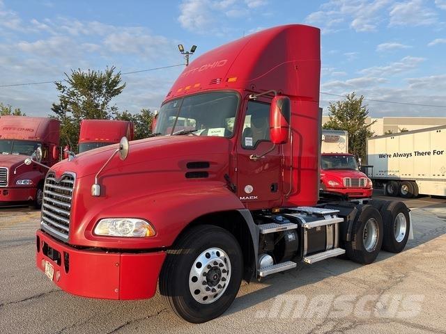 Mack CXU613 曳引機組件