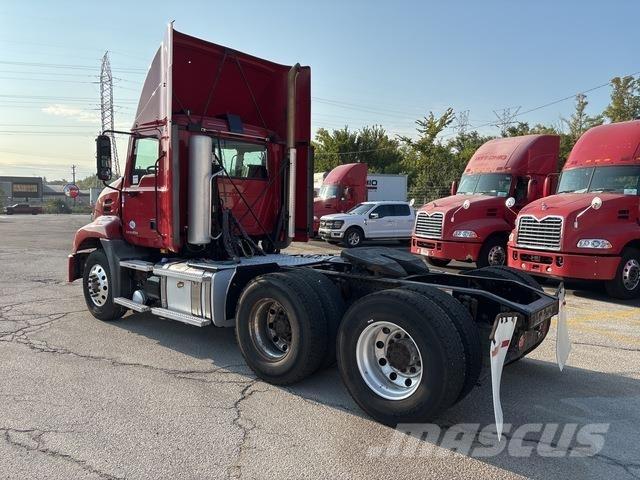 Mack CXU613 曳引機組件