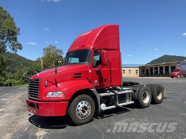 Mack CXU613 曳引機組件