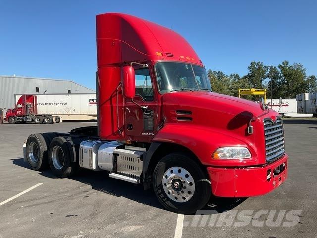 Mack CXU613 曳引機組件
