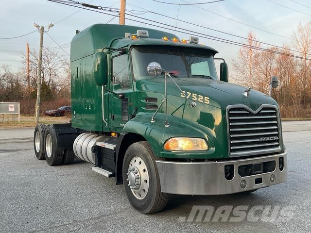 Mack CXU613 曳引機組件