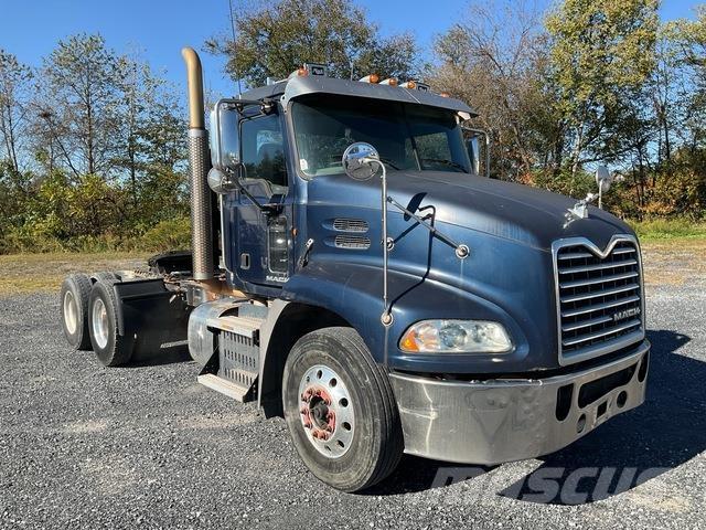 Mack CXU613 曳引機組件