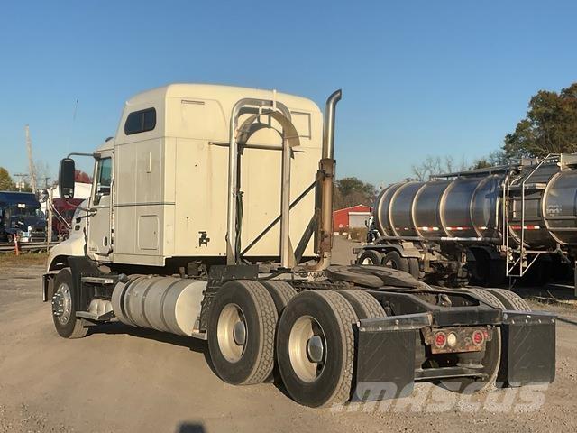 Mack CXU613 曳引機組件