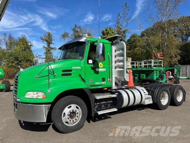 Mack CXU613 曳引機組件