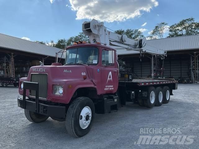Mack DM686S 其他貨車