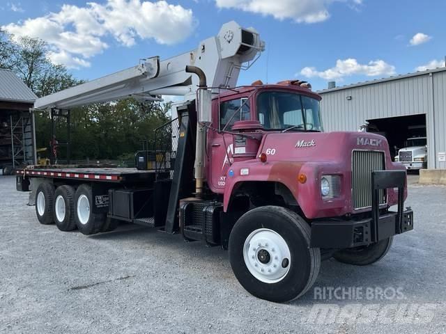 Mack DM686S 其他貨車