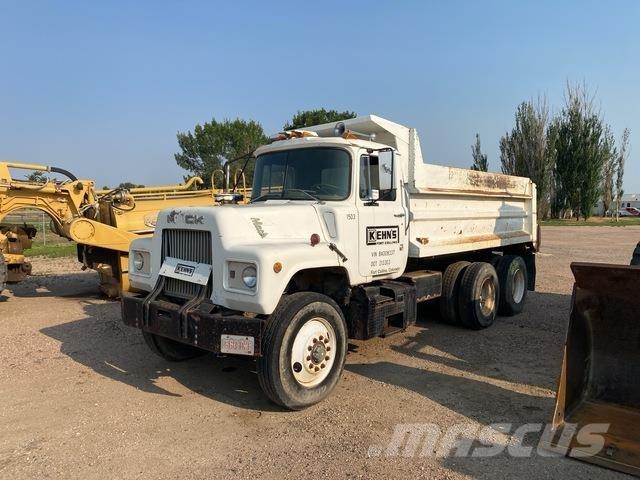 Mack DM686S 傾卸式卡車