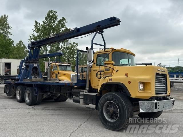 Mack DM688S 其他貨車