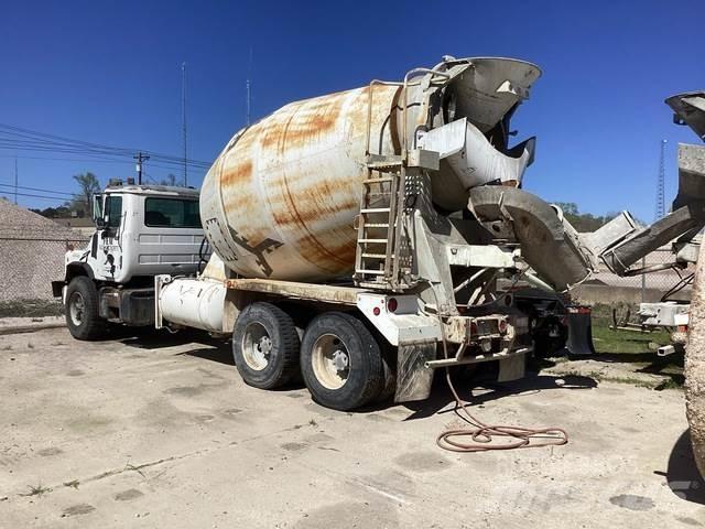 Mack DM690S 其他貨車