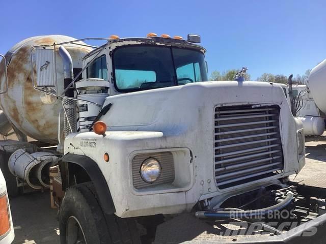 Mack DM690S 其他貨車