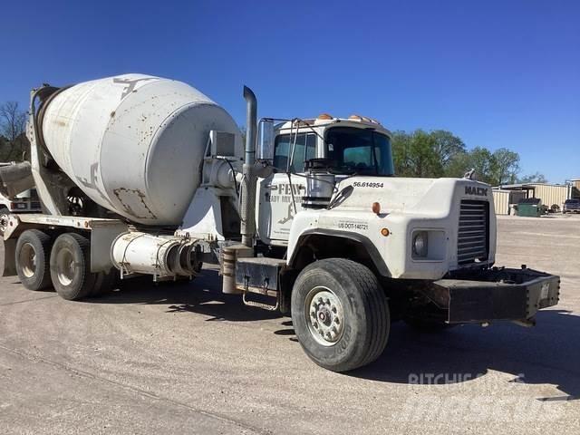 Mack DM690S 其他貨車