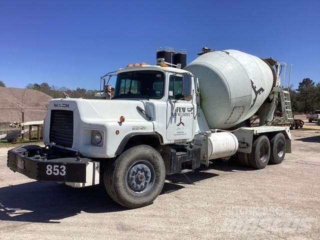 Mack DM690S 其他貨車