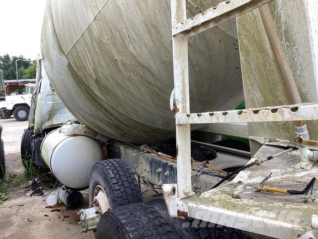 Mack DM690S 其他貨車