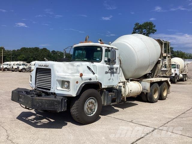 Mack DM690S 其他貨車