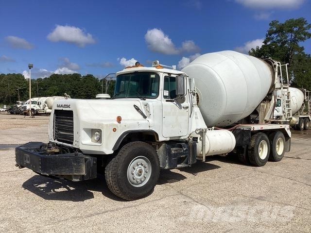 Mack DM690S 其他貨車
