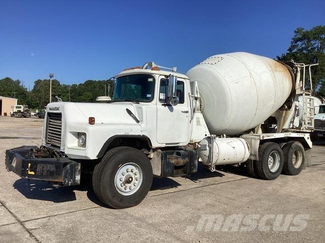Mack DM690S 其他貨車