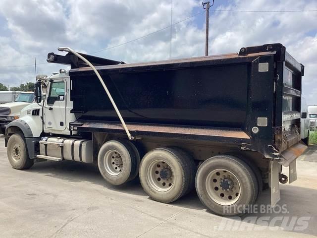 Mack GR64F 傾卸式卡車
