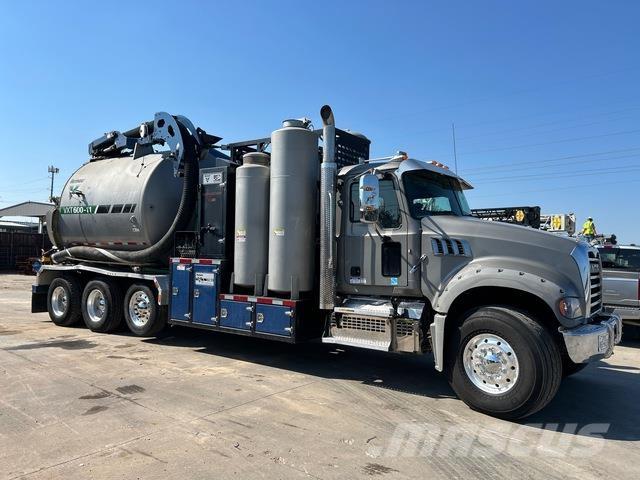 Mack Granite 履帶式 挖土機/掘鑿機/挖掘機