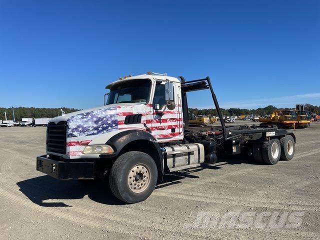 Mack GU533 吊鉤式起重車