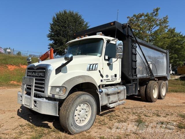 Mack GU713 傾卸式卡車