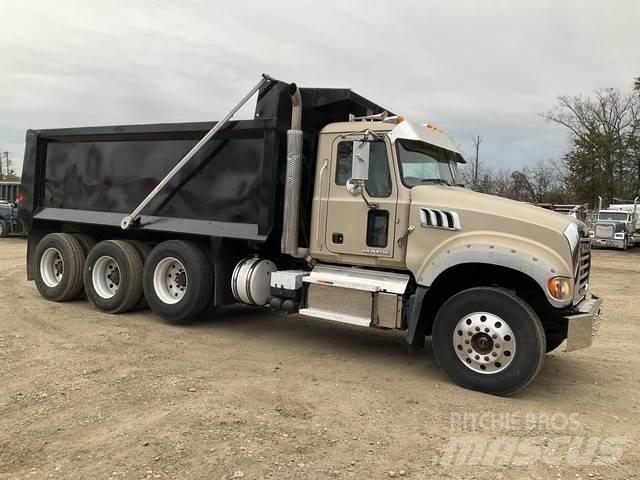 Mack GU713 傾卸式卡車