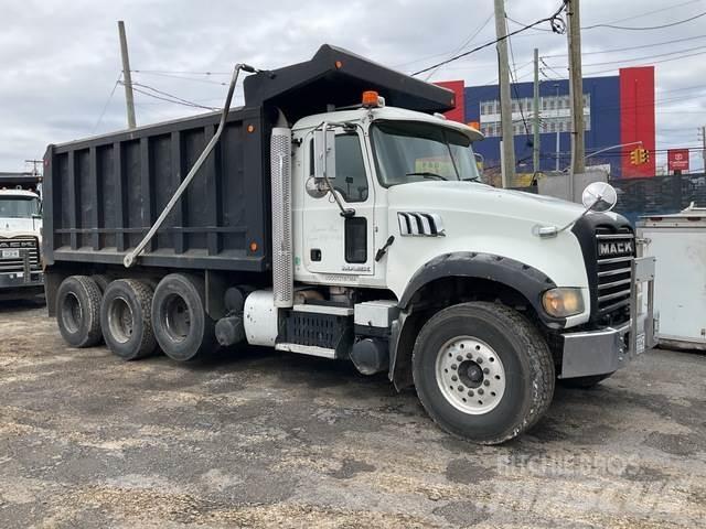 Mack GU713 傾卸式卡車