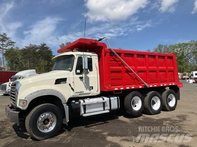 Mack GU713 傾卸式卡車